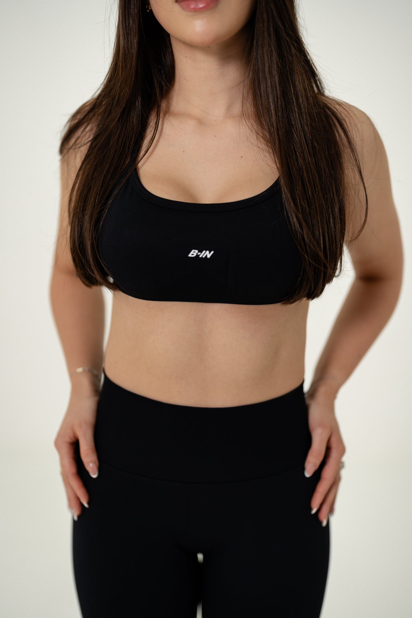 CONJUNTO / LEGGINGS Y TOP SIN ESPALDA NEGRO