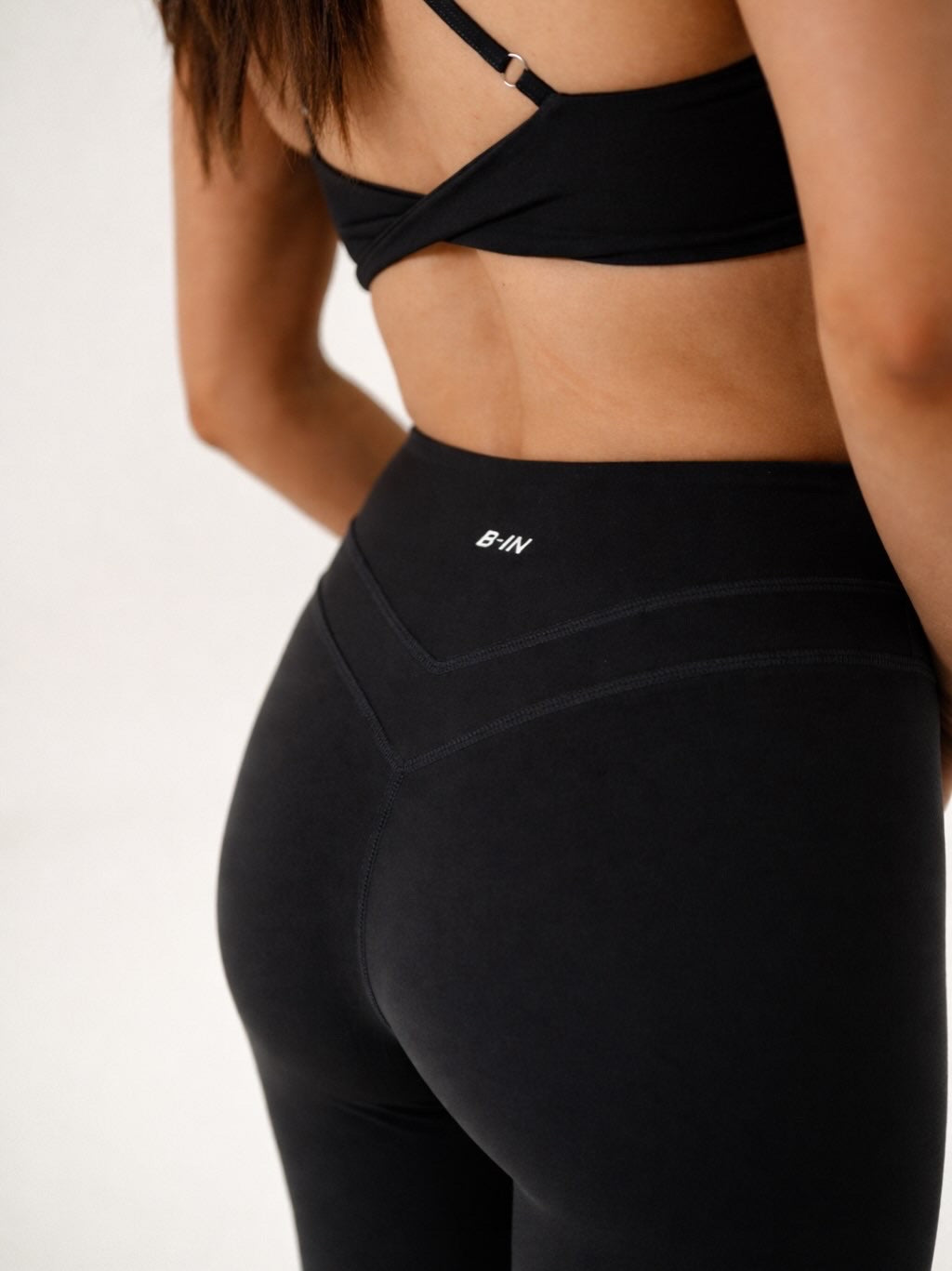 FLOW SET.  LEGGINGS  Y TOP NEGRO.