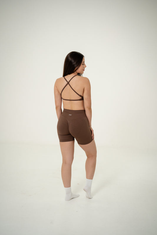 CONJUNTO / SHORTS Y TOP SIN ESPALDA CAFÉ