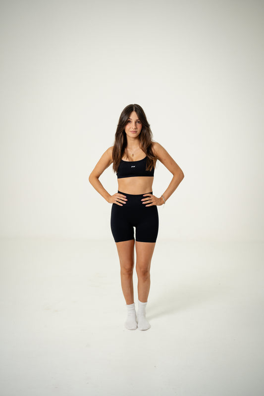 CONJUNTO / SHORTS Y TOP SIN ESPALDA NEGRO